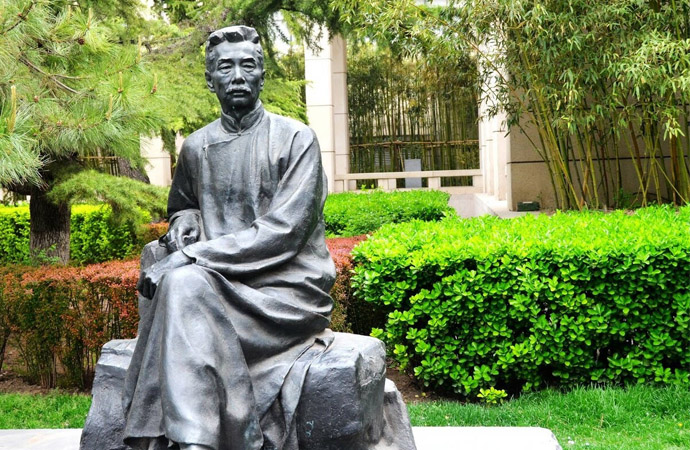 魯迅雕塑.jpg 魯迅雕塑.jpg